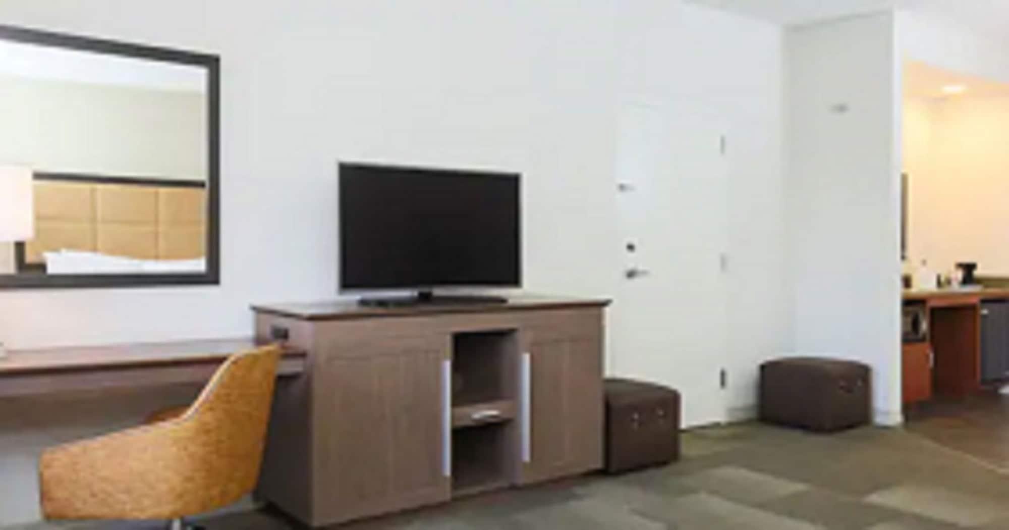 Hampton Inn & Suites Camarillo Bagian luar foto