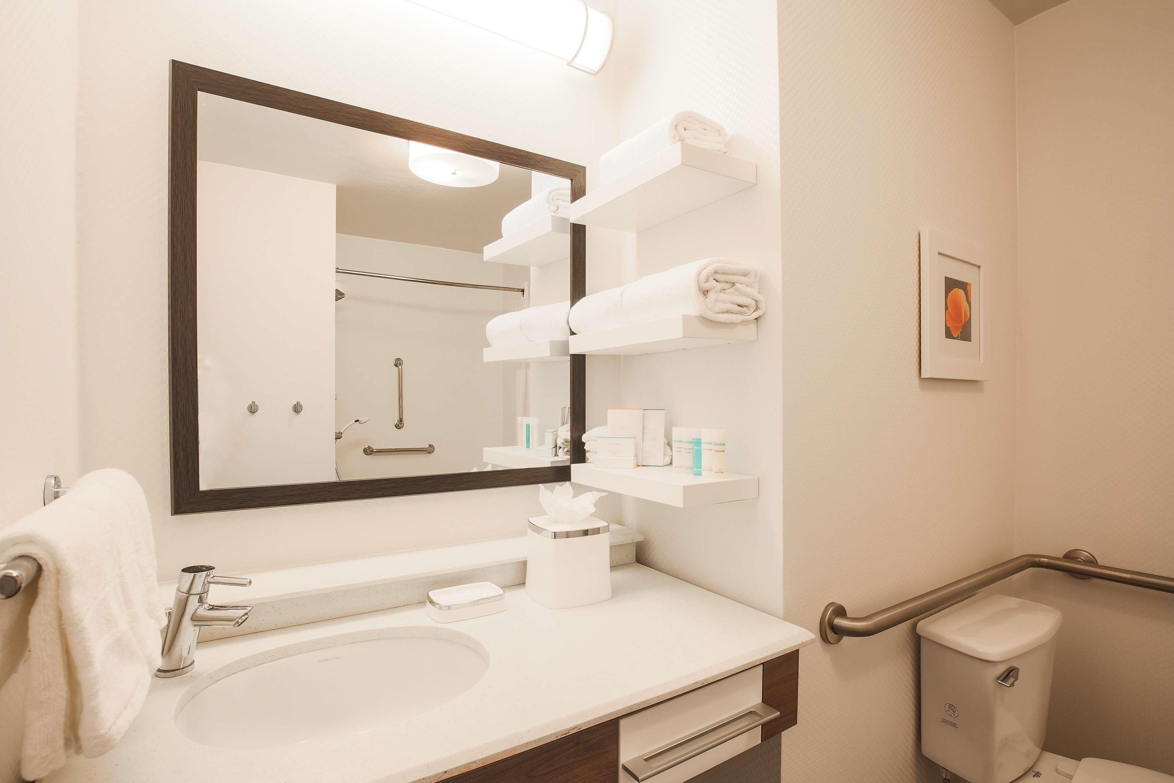 Hampton Inn & Suites Camarillo Bagian luar foto
