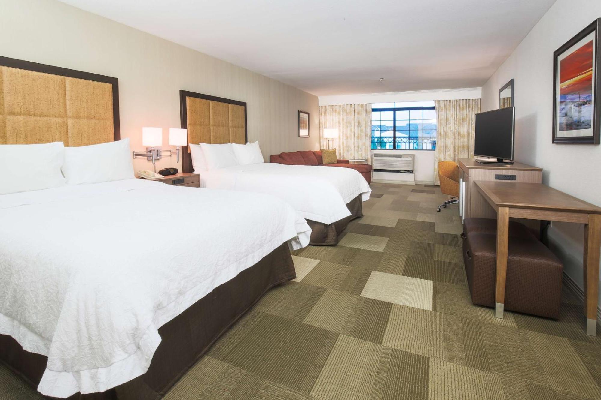 Hampton Inn & Suites Camarillo Bagian luar foto
