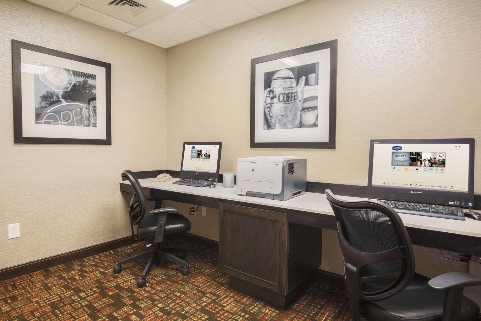 Hampton Inn & Suites Camarillo Bagian luar foto