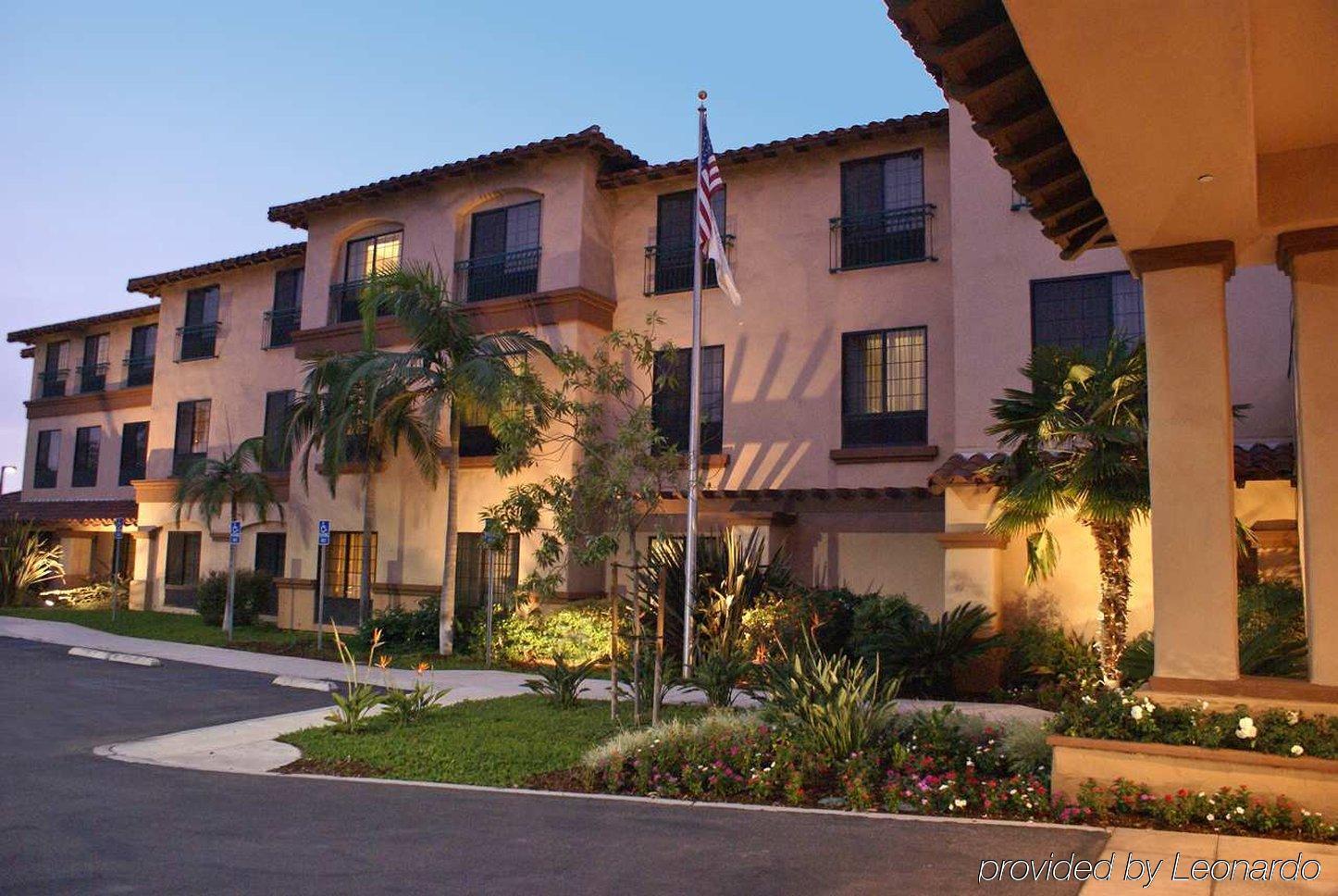 Hampton Inn & Suites Camarillo Bagian luar foto